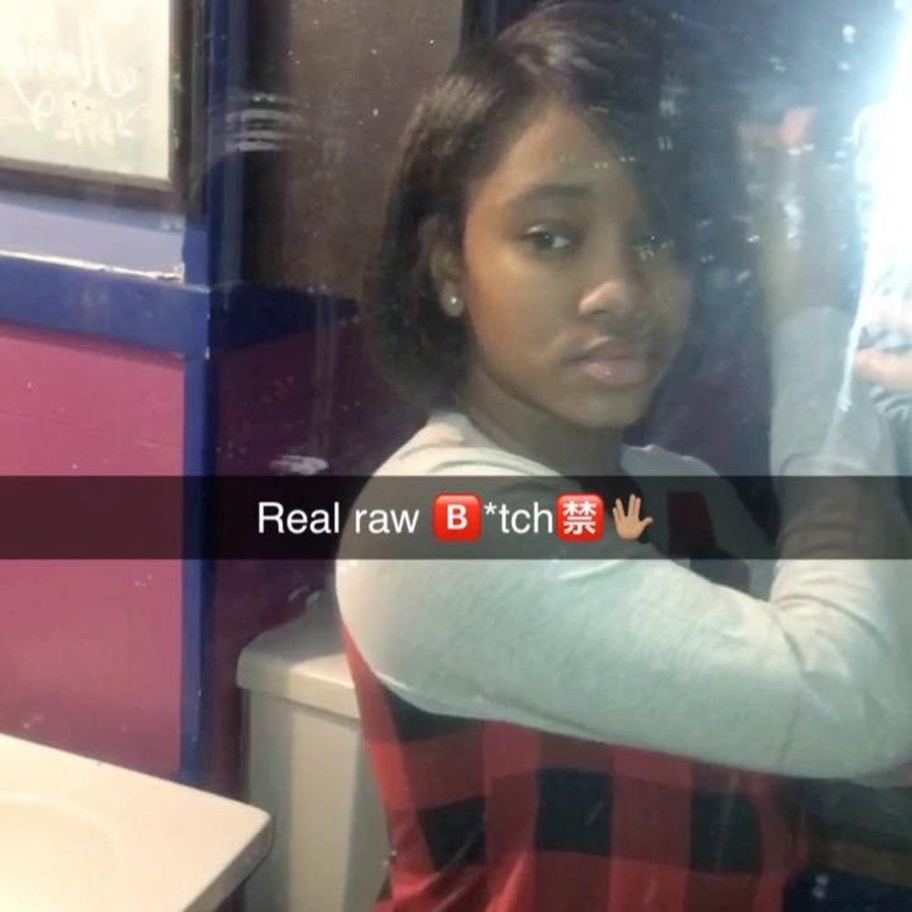 Meet your Posher, Kayla